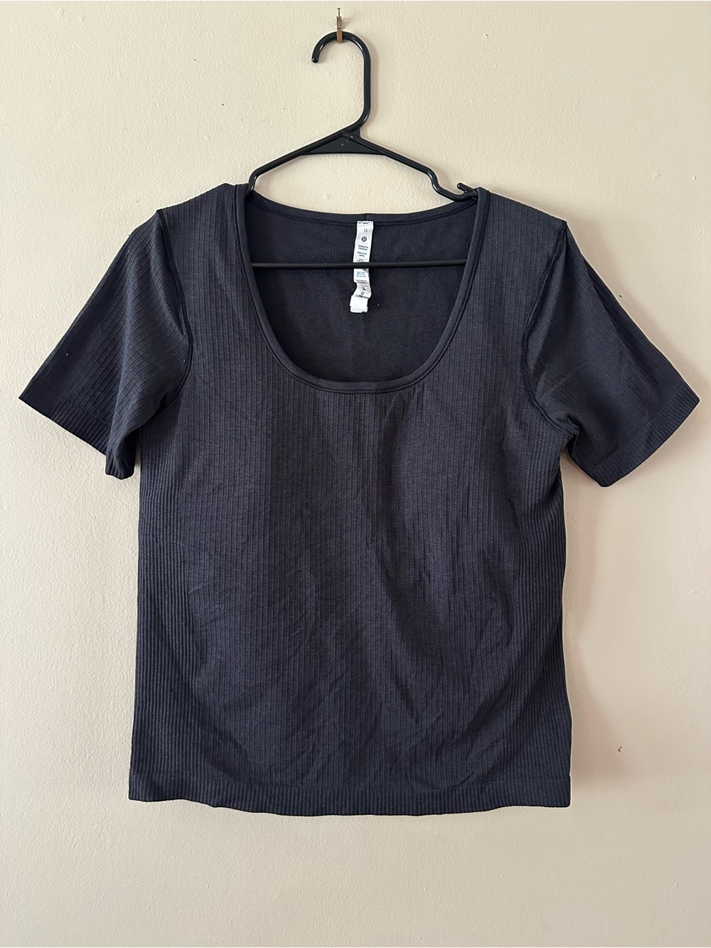 Lululemon Ebb to Street Short Sleeve Shirt in Black, Sz 12